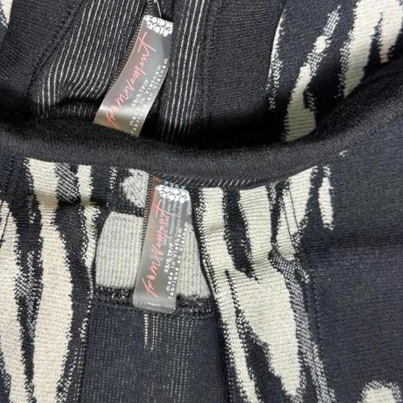 Free People Go To Matching Set Bra + Leggings Black Combo XS/SMALL NWT - Picture 9 of 9